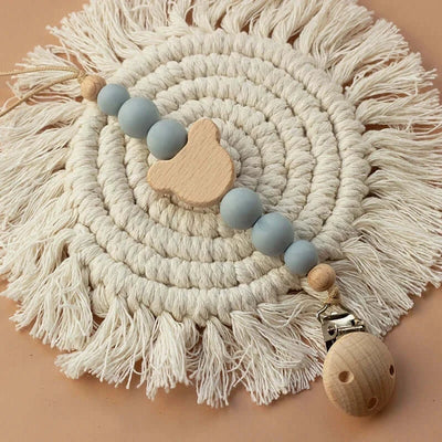 Custom name wooden personalized baby pacifier chain with silicone beads, perfect for newborns and teething.